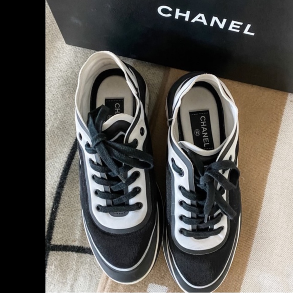 Chanel shoes - Picture 4 of 4